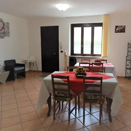 Amo' Le Langhe לינה וארוחת בוקר 3*